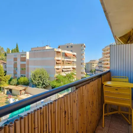 Апартаменты Cosy 1 Bedroom Flat With Balcony Near La Croisette Канны